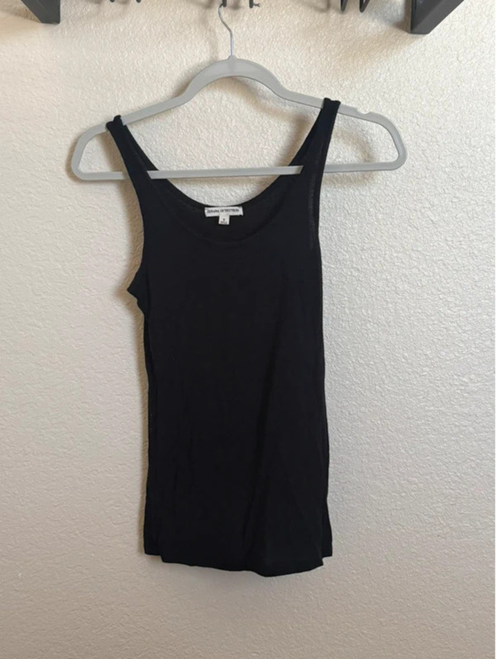 Zenana Outfitters Black Scoop-Neck Tank Top - Size S